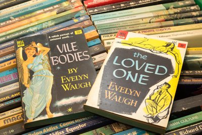 Early Evelyn Waugh Paperback Covers by Unbekannt Unbekannt